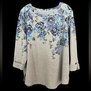 Women’s Sz XL Karen Scott Gray Top with Blue Floral Accents